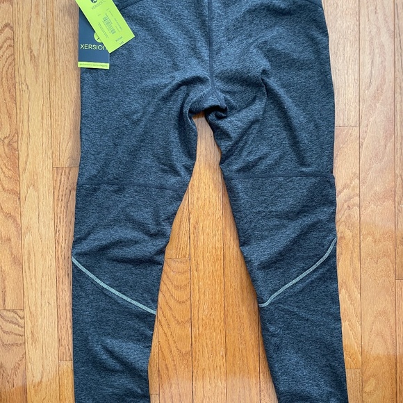 NWT- Black/Gray Performance Leggings - Picture 1 of 4